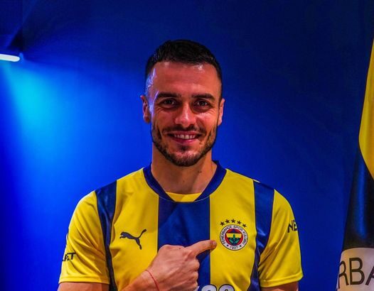 Filip Kostić has joined Fenerbahçe on loan from Juventus, with an option to buy