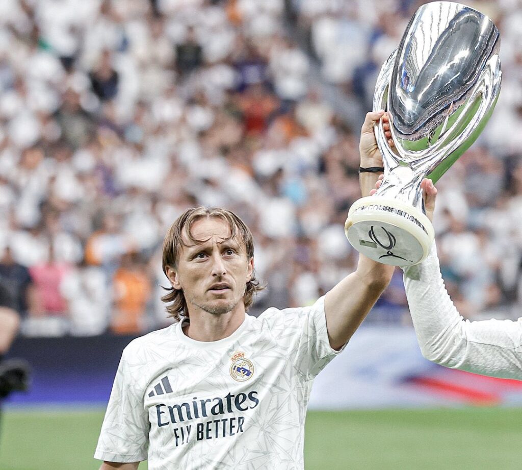 Luka Modrić Eyes One More Season at Real Madrid, Seeks 2026 Deal