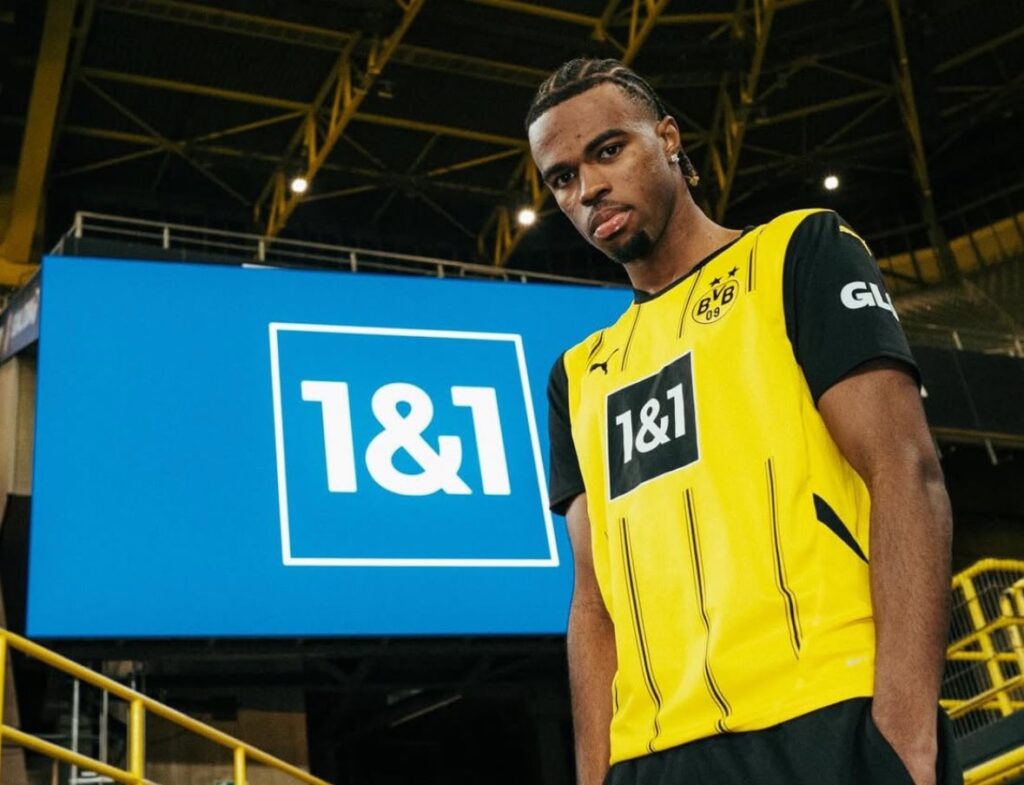 Borussia Dortmund Aim to Extend Carney Chukwuemeka Loan from Chelsea